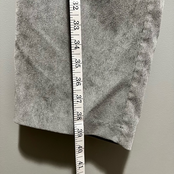 Textured pant - Picture 3 of 5